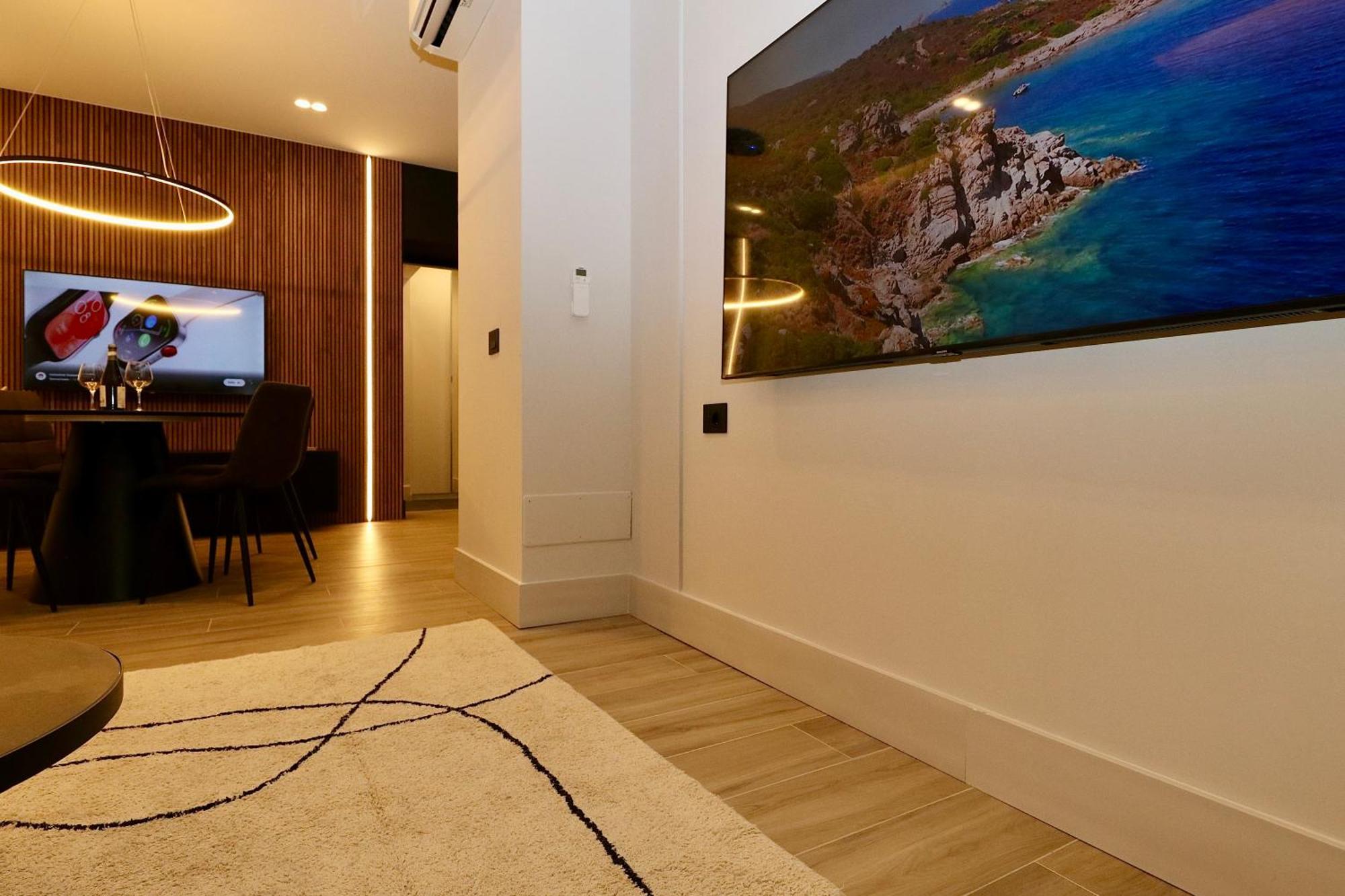 Superior Luxurious Romantic Getaway - Historical Centre - Fully Equipped & Renovated - Garibaldi#3 * Olbia