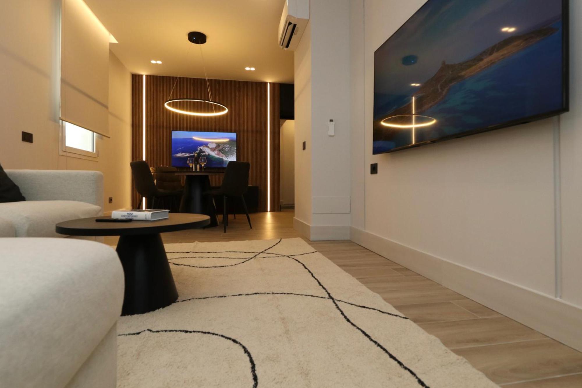 Superior Luxurious Romantic Getaway - Historical Centre - Fully Equipped & Renovated - Garibaldi#3 * Olbia