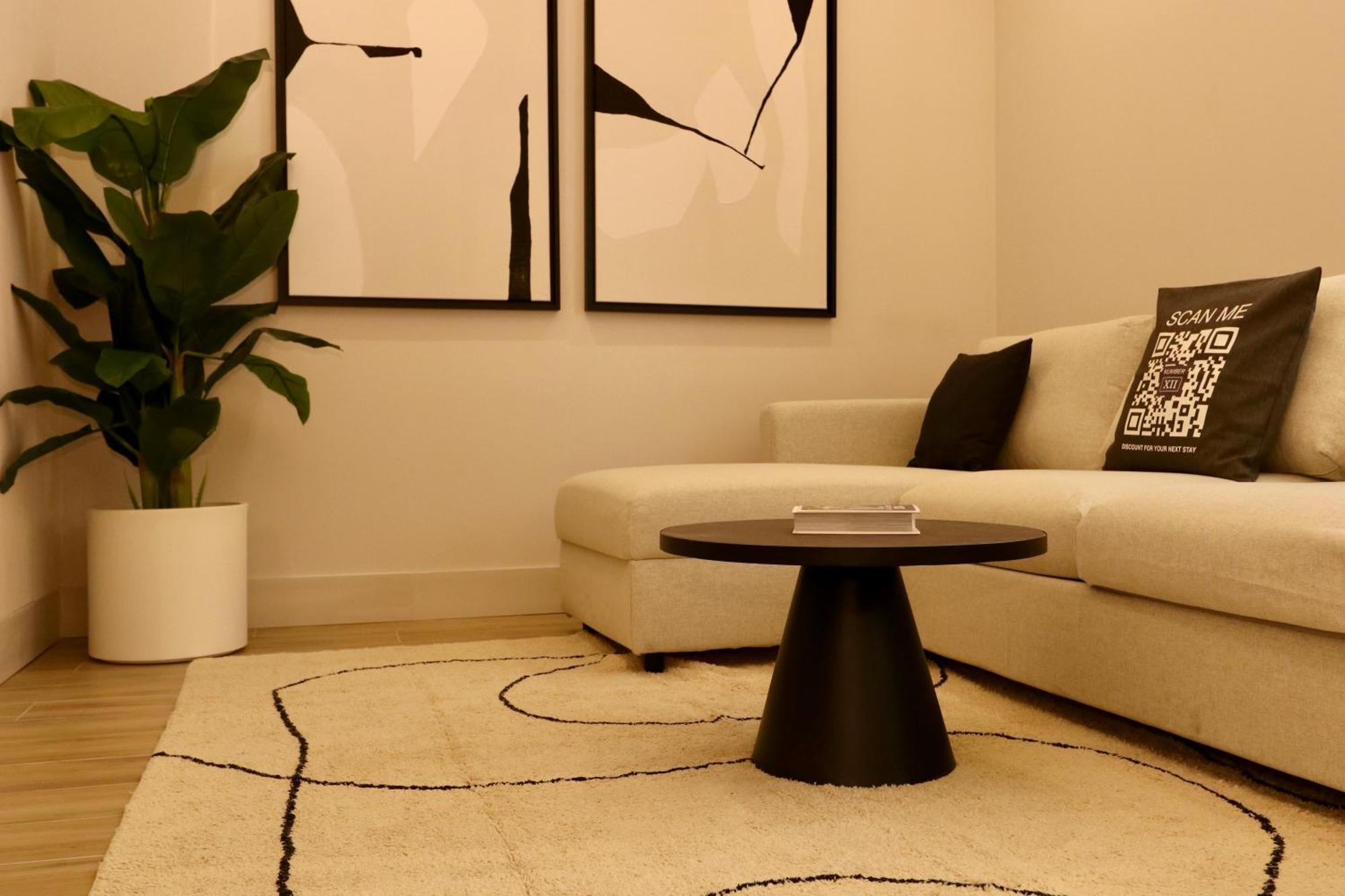 Superior Luxurious Romantic Getaway - Historical Centre - Fully Equipped & Renovated - Garibaldi#3 Appartamento