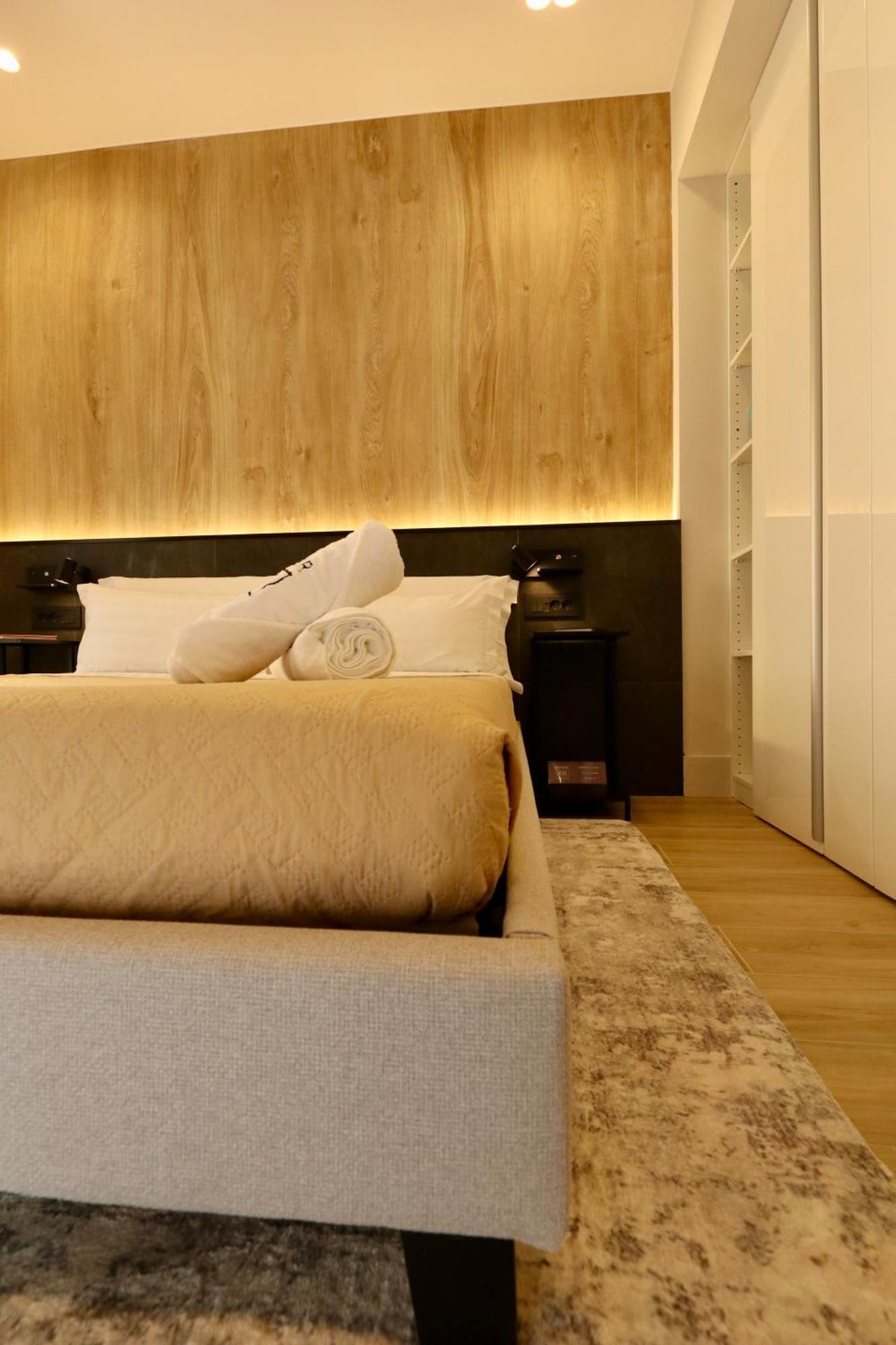 Superior Luxurious Romantic Getaway - Historical Centre - Fully Equipped & Renovated - Garibaldi#3 Appartamento *