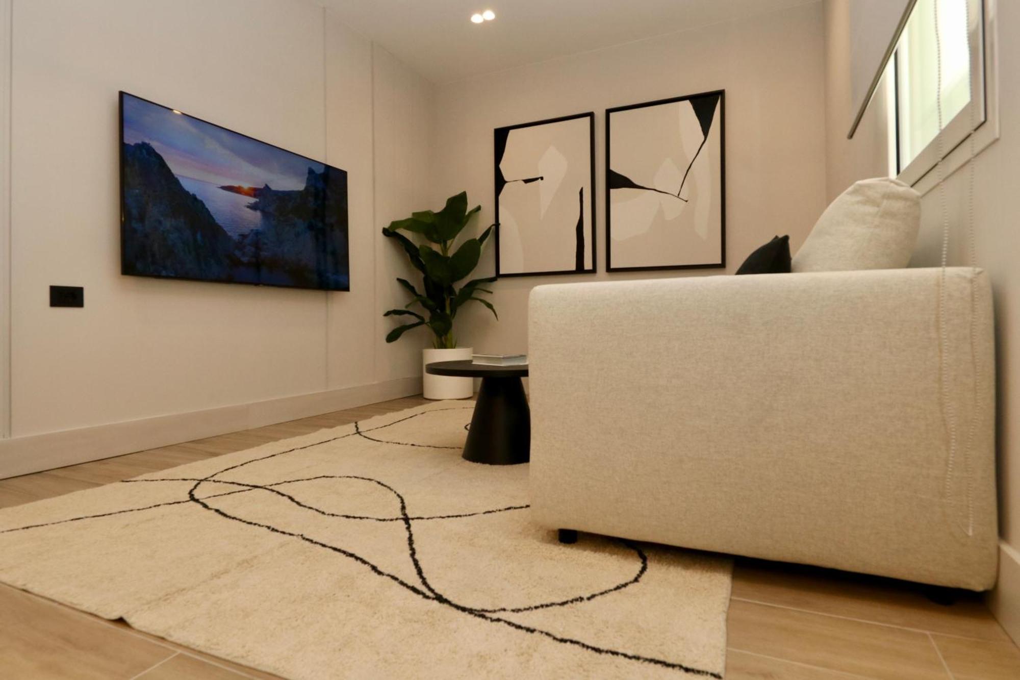 Superior Luxurious Romantic Getaway - Historical Centre - Fully Equipped & Renovated - Garibaldi#3