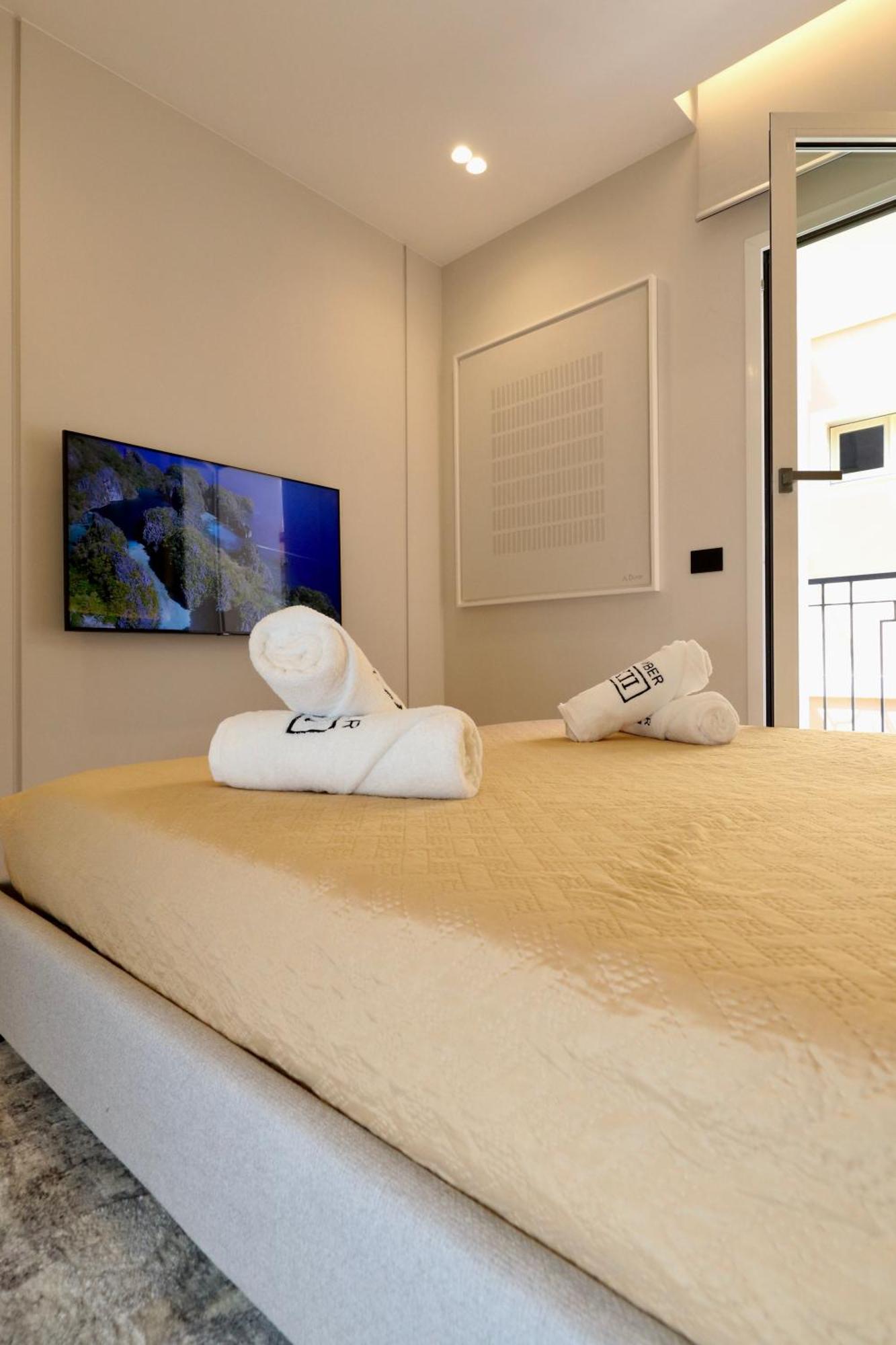 Superior Luxurious Romantic Getaway - Historical Centre - Fully Equipped & Renovated - Garibaldi#3