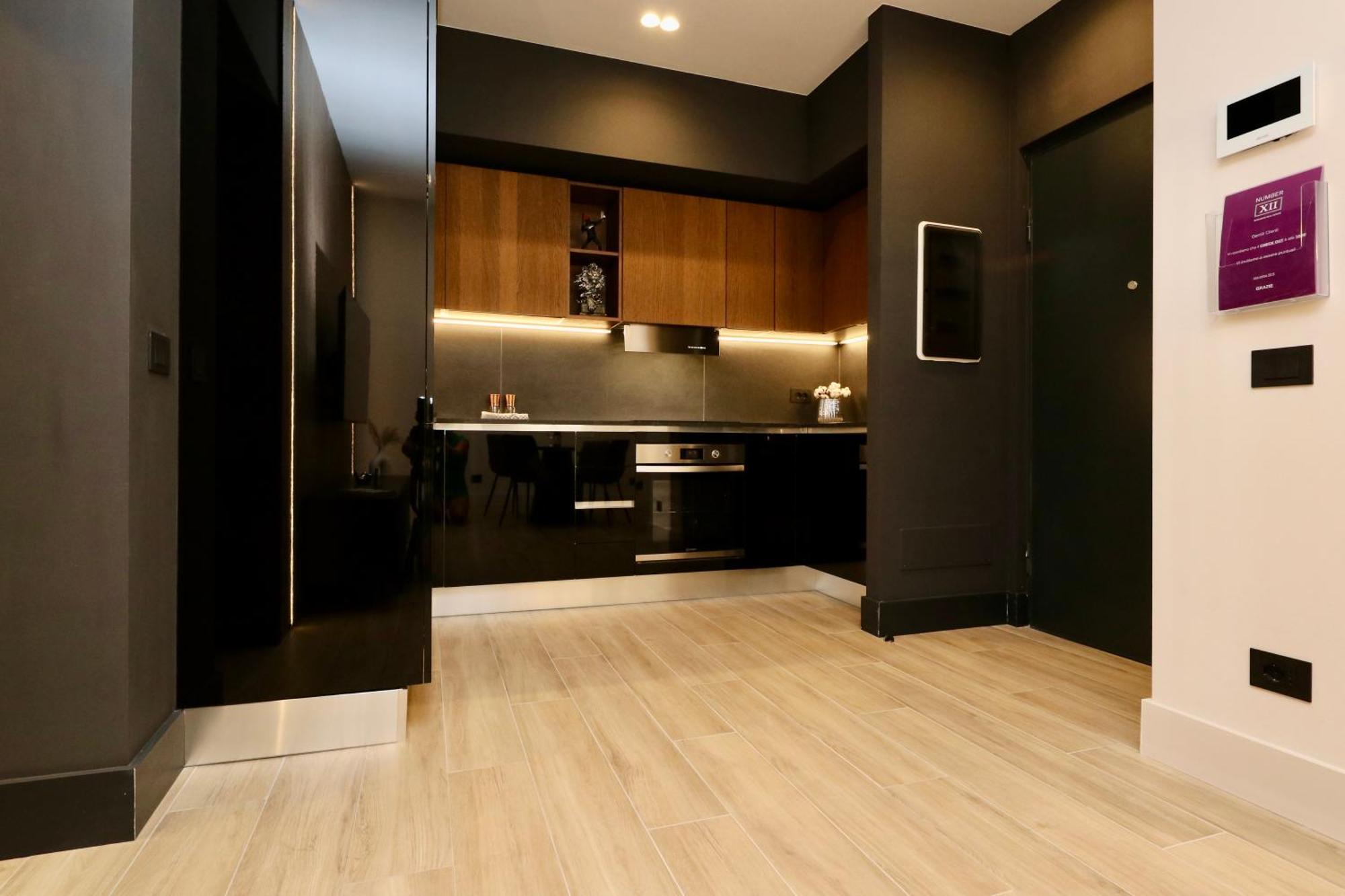 Superior Luxurious Romantic Getaway - Historical Centre - Fully Equipped & Renovated - Garibaldi#3 Appartamento Olbia